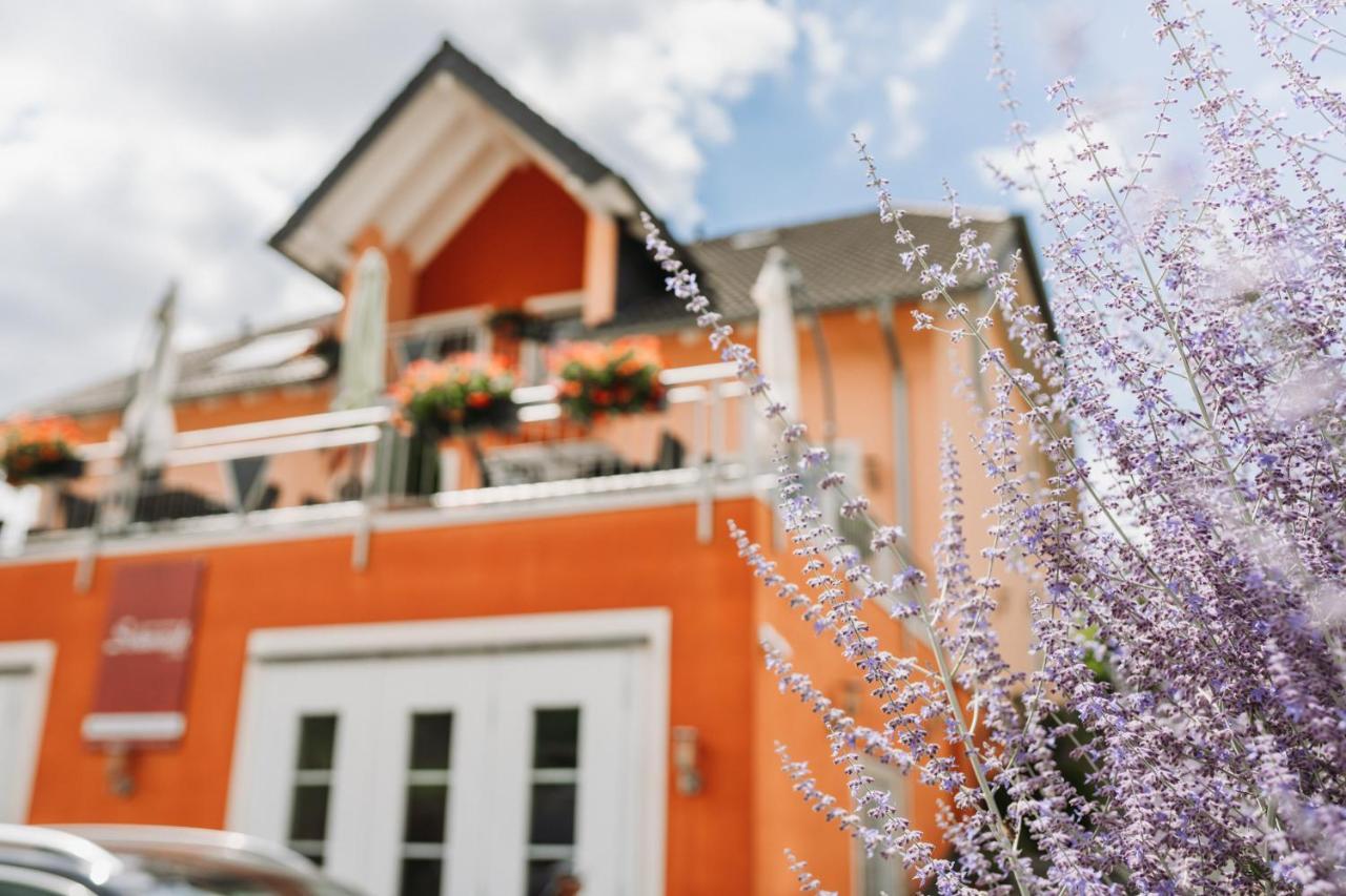 Wein- Und Gaestehaus Schwaab&Sohn Ерден Екстериор снимка
